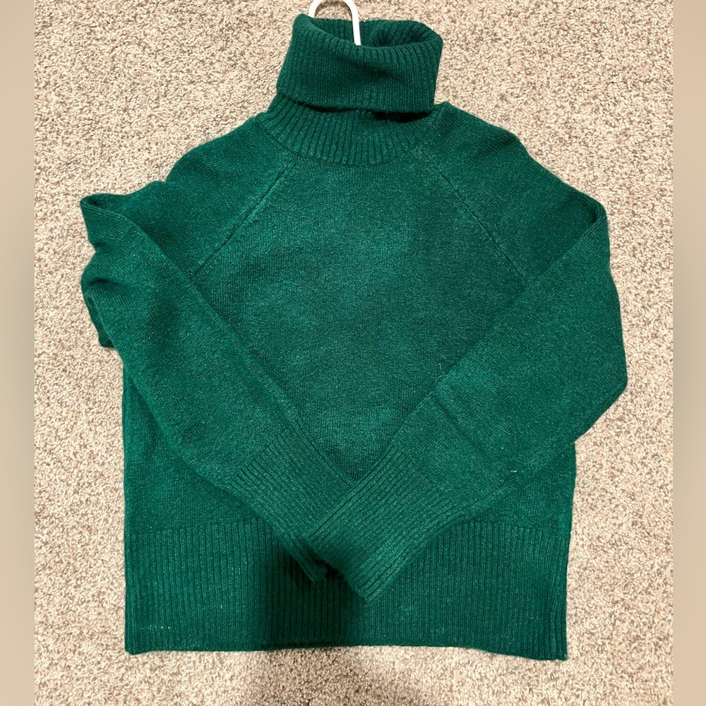 Zara emerald green turtleneck - women’s small